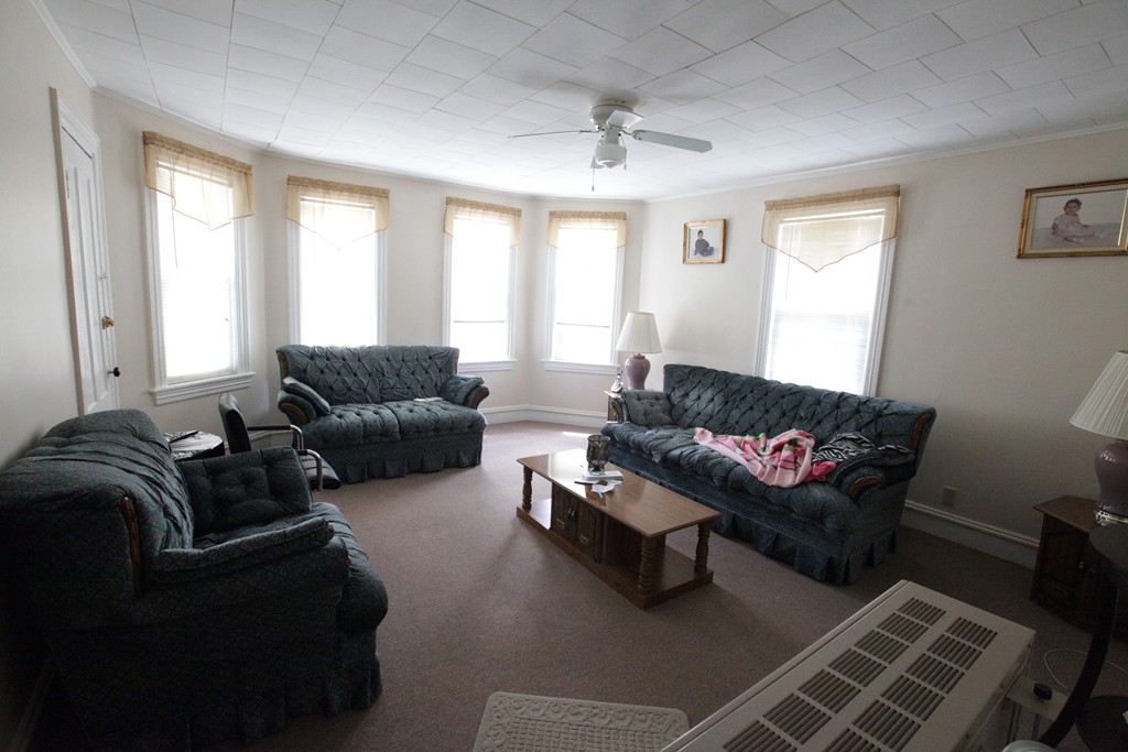 92-94 Kickemuit Road Warren, RI 02885 - Photo 10 of 30 Gallery Image 10