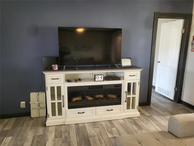 $2,250 | 192 Lazy River Lane, Elgin, TX 78621