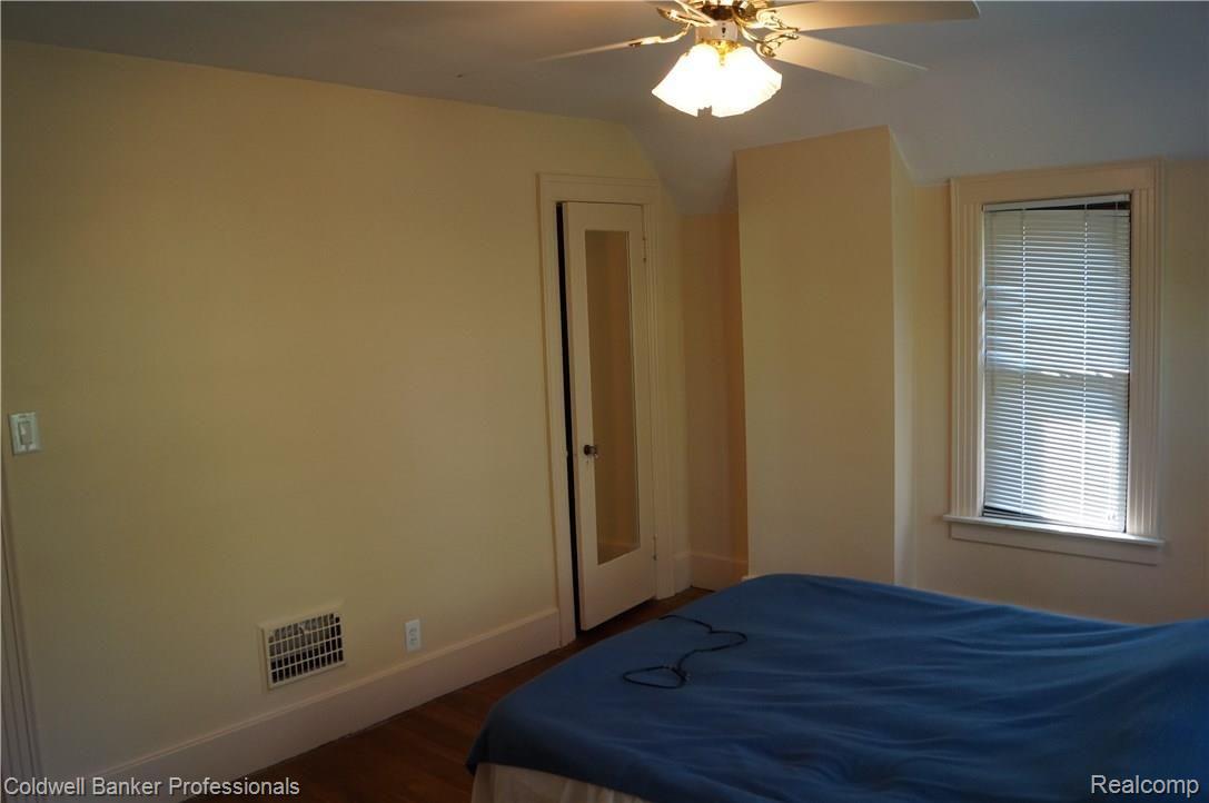1388 Yorkshire Road Grosse Pointe, MI 48230 - Photo 23 of 43 DSC04719.JPG
