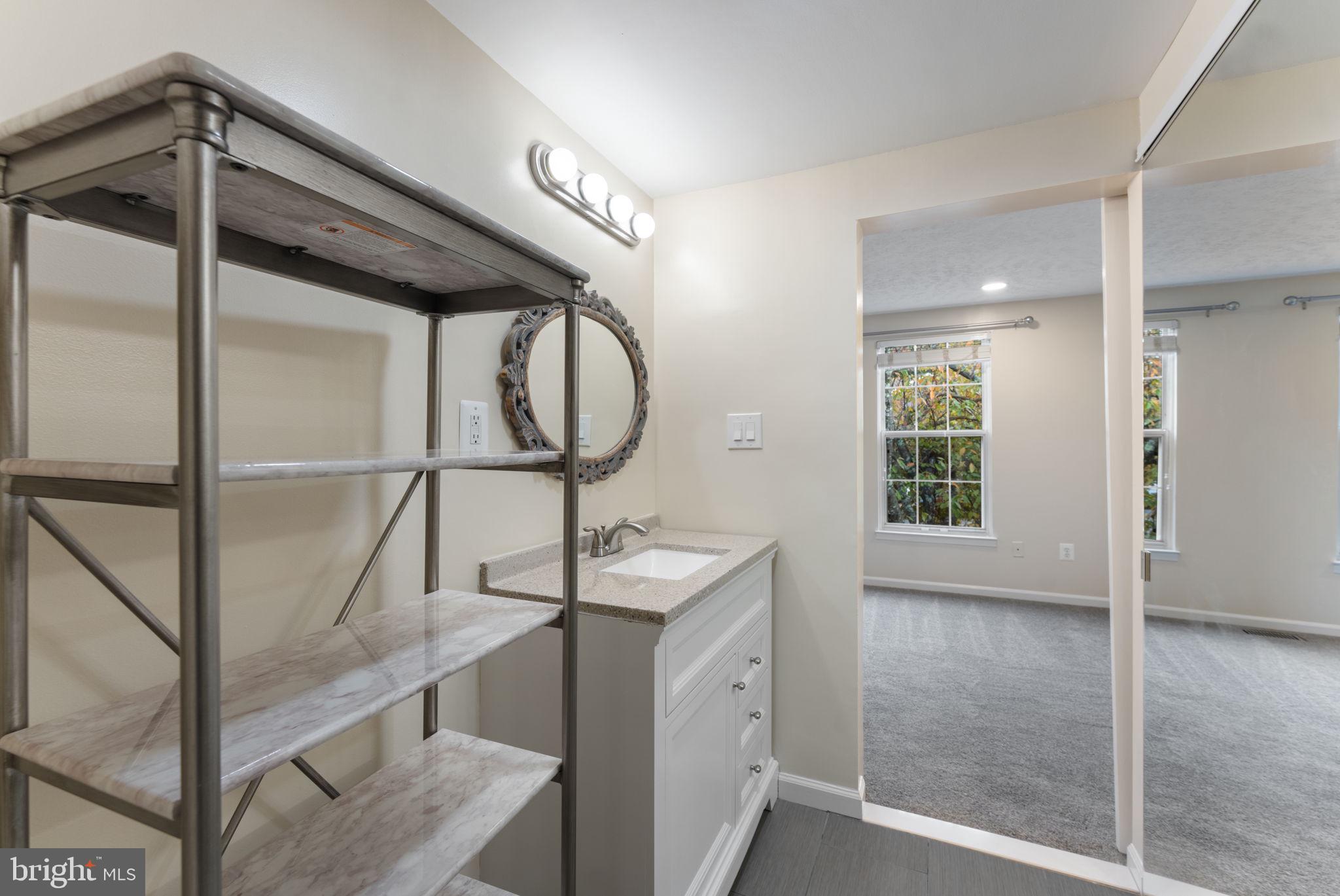 1644 Fieldthorn Drive Reston, VA 20194 - Photo 22 of 43 a view of entryway