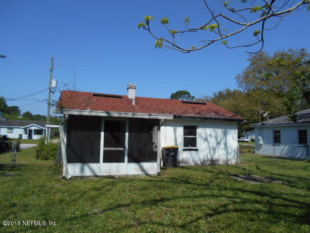 3635 Freeman Road Jacksonville, FL 32207 - Photo 13 of 13 a view of a house with backyard