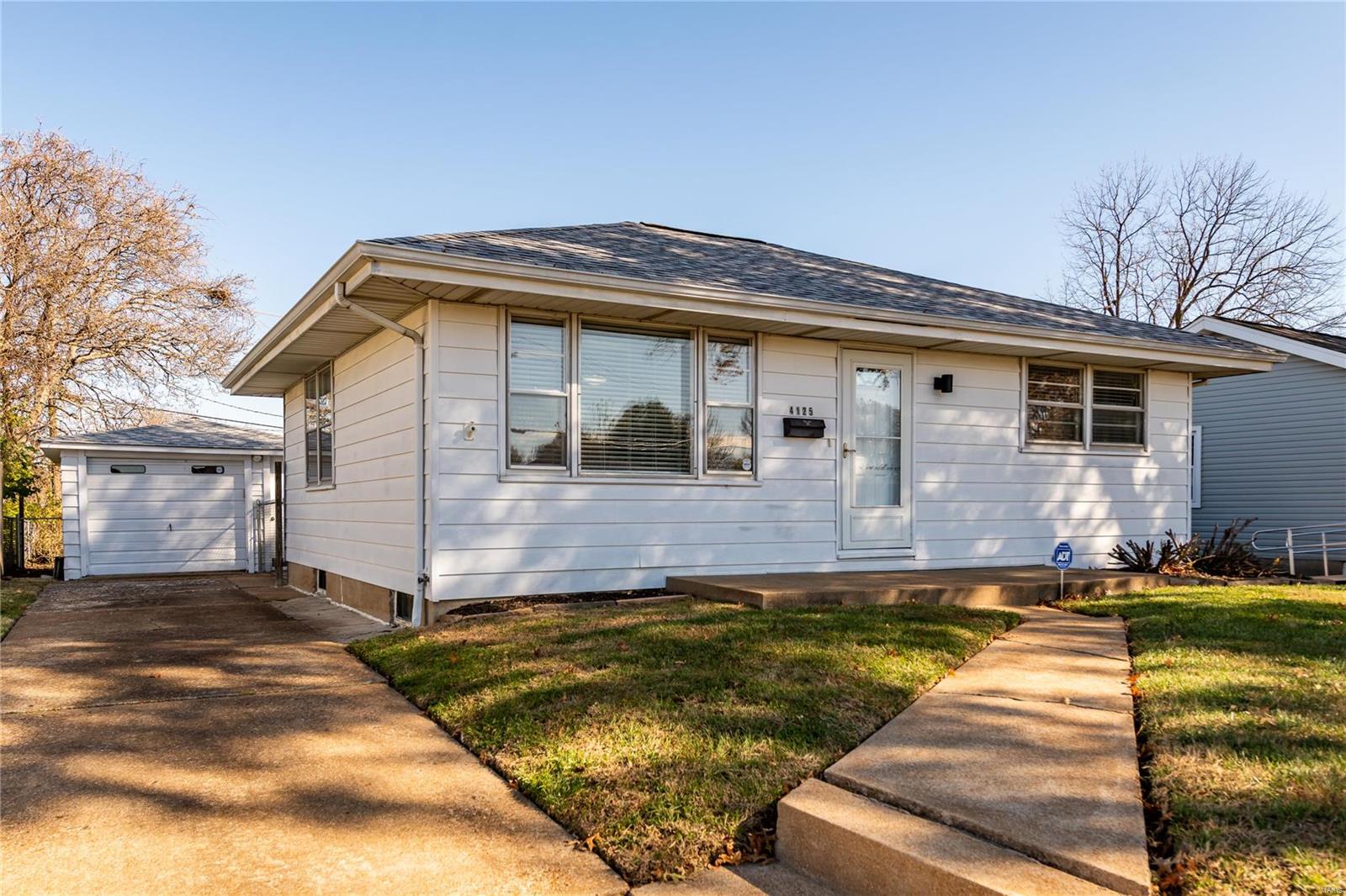 4125 Weber Road St. Louis, MO 63123 - Photo 3 of 20