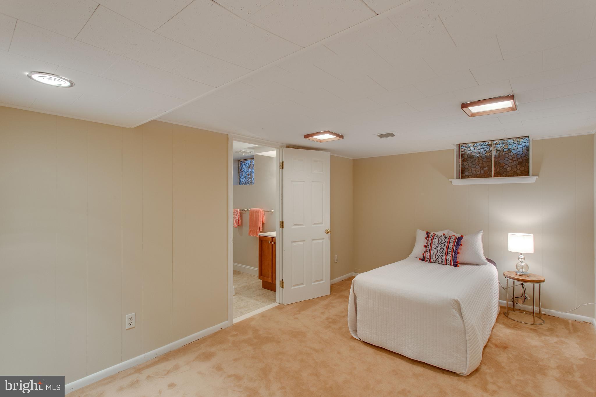 1004 Vassar Road Alexandria, VA 22314 - Photo 23 of 29 Lower Level Guest Room