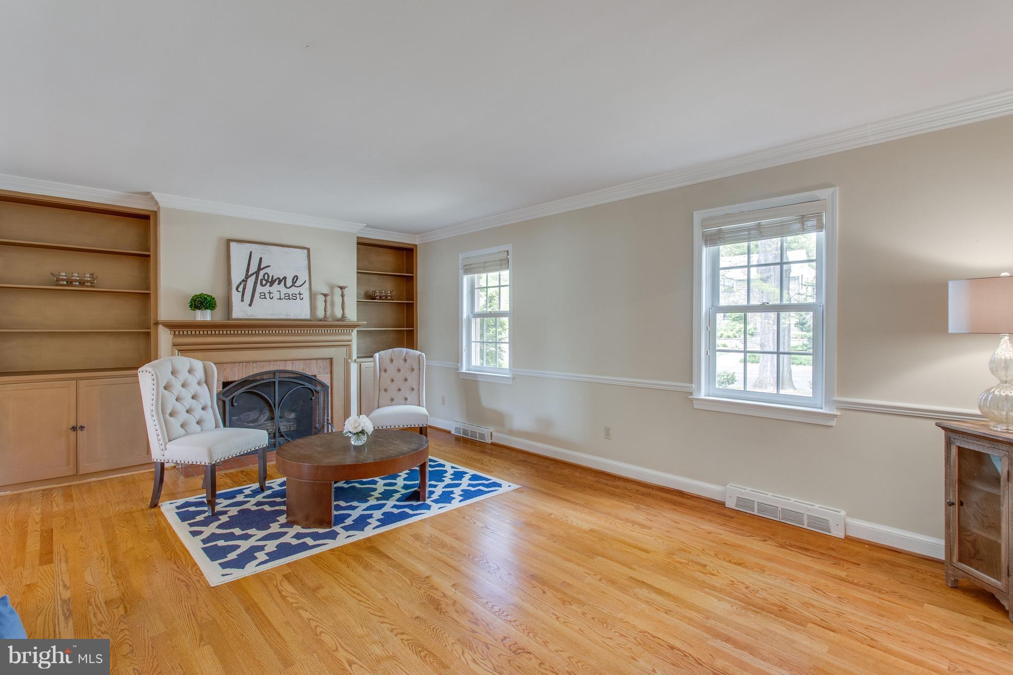 1004 Vassar Road Alexandria, VA 22314 - Photo 5 of 29 Living Room w/Gas Fireplace & Built-Ins