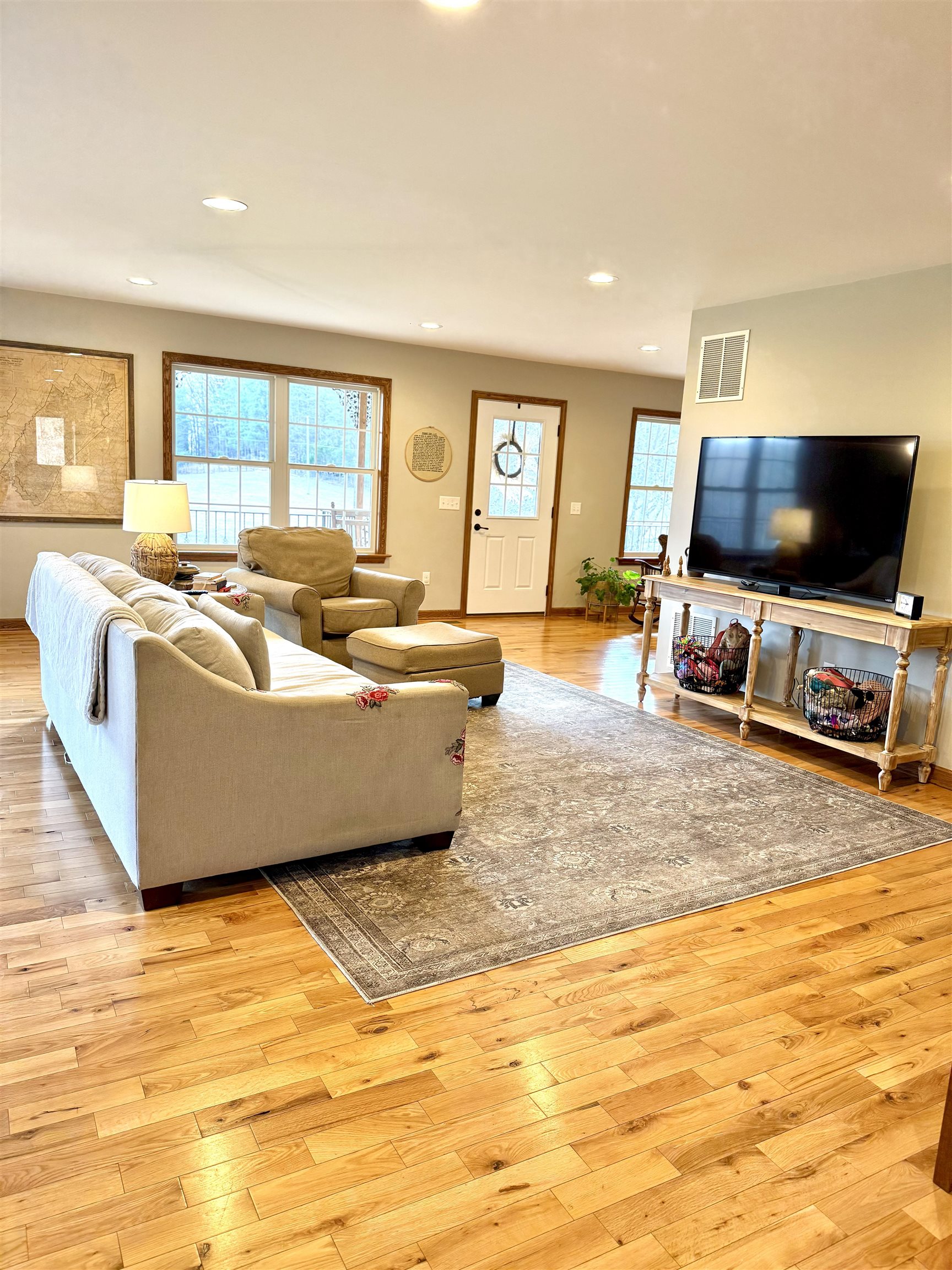 10921 Cook Town Road Bridgewater, VA 22812 - Photo 5 of 33 Main Floor Living Area