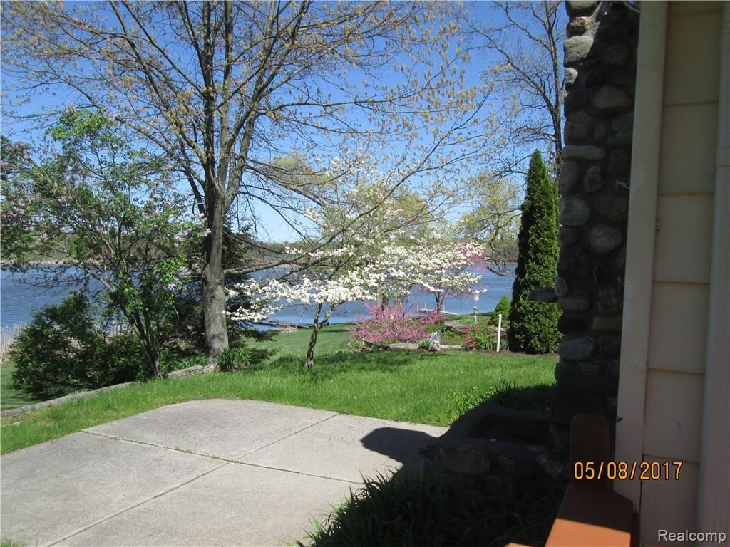 2749 Earl Lake Road Howell, MI 48843 - Photo 6 of 26 Gallery Image 6
