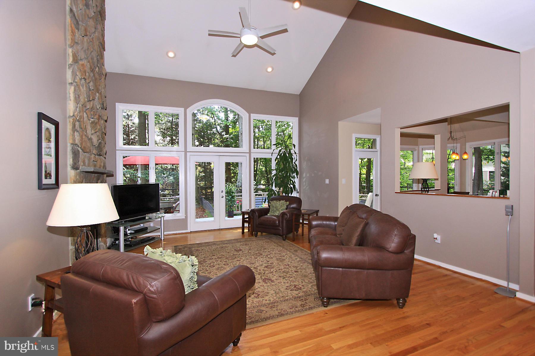 11325 Woodbrook Lane Reston, VA 20194 - Photo 10 of 30 Family Room