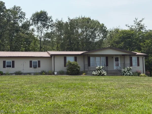 $361,500 | 1105 Pacific Road Northeast, Carrollton, OH 44615