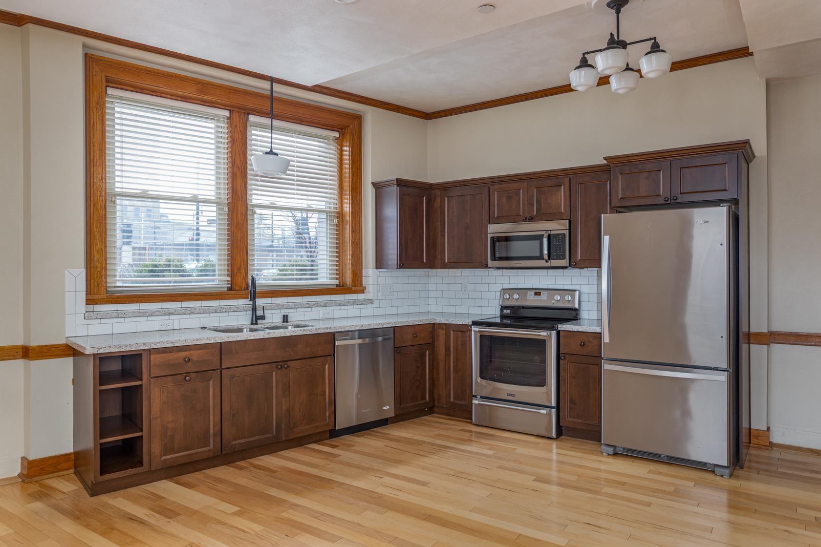 105 Washington Avenue, Unit 2 Oshkosh, WI 54901 - Photo 4 of 17