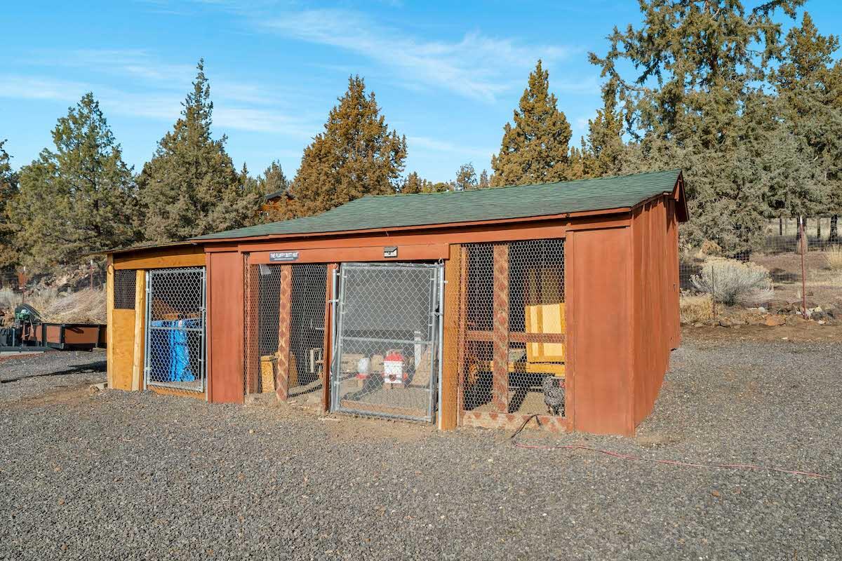 8242 Southwest Sand Ridge Road Terrebonne, OR 97760 - Photo 34 of 50 45-Exterior