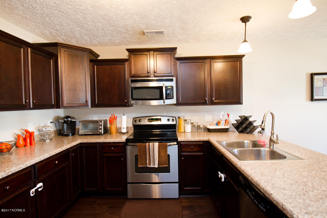 246 Merin Height Road Jacksonville, NC 28546 - Photo 13 of 37 Kitchen