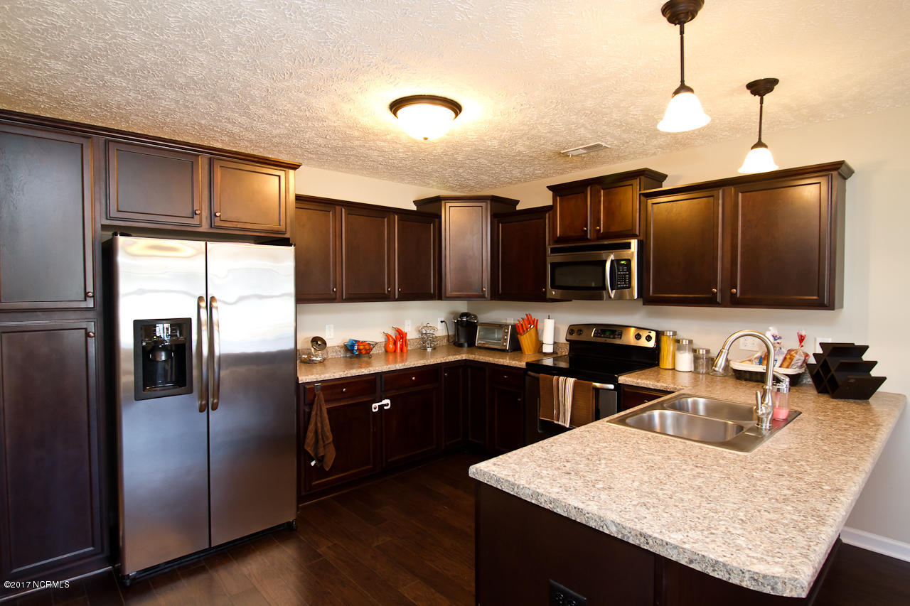 246 Merin Height Road Jacksonville, NC 28546 - Photo 15 of 37 Kitchen