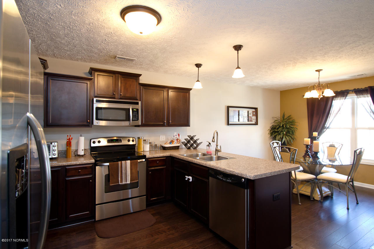 246 Merin Height Road Jacksonville, NC 28546 - Photo 16 of 37 Kitchen