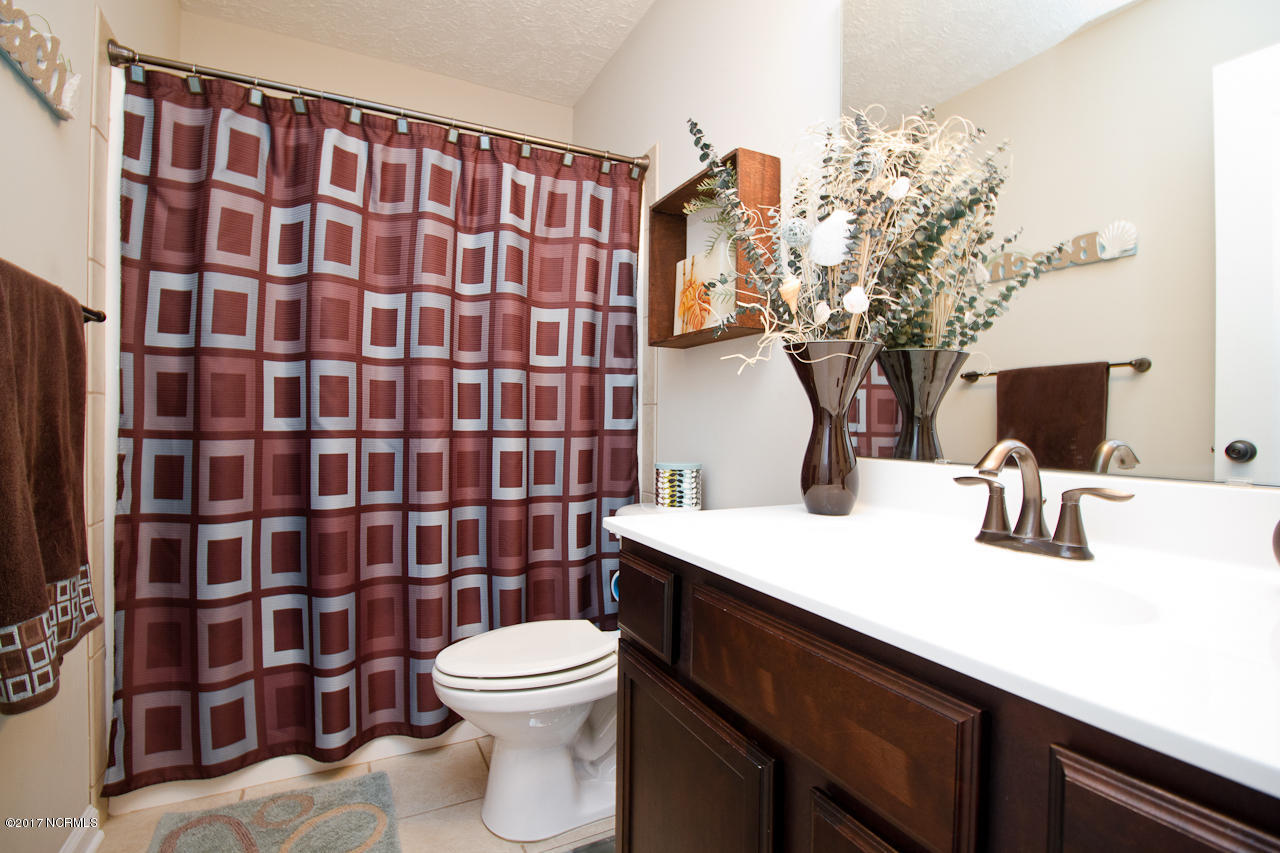 246 Merin Height Road Jacksonville, NC 28546 - Photo 24 of 37 Bathroom