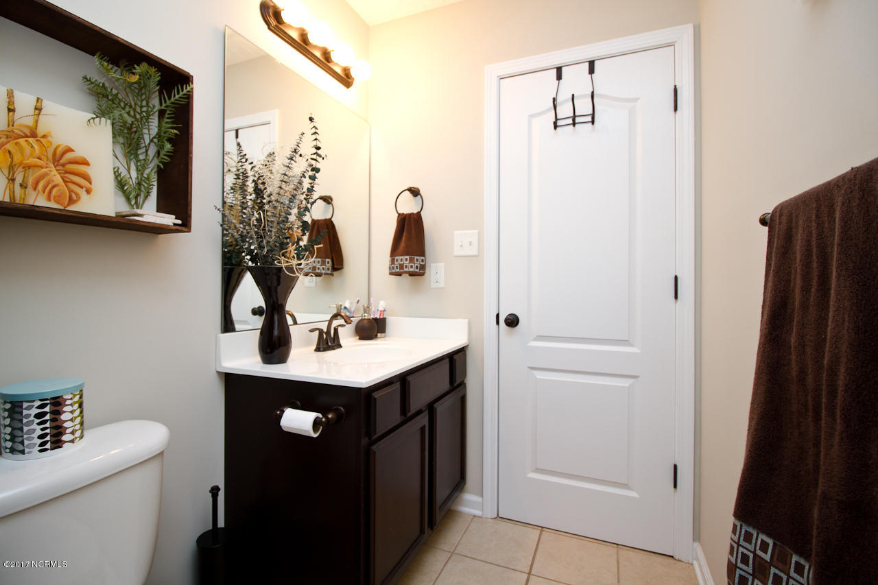 246 Merin Height Road Jacksonville, NC 28546 - Photo 25 of 37 Bathroom