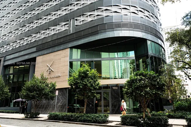 $5,000 | 1000 Brickell Plaza, Unit 1806, Miami, FL 33131