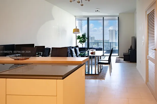 $5,000 | 1000 Brickell Plaza, Unit 1806, Miami, FL 33131