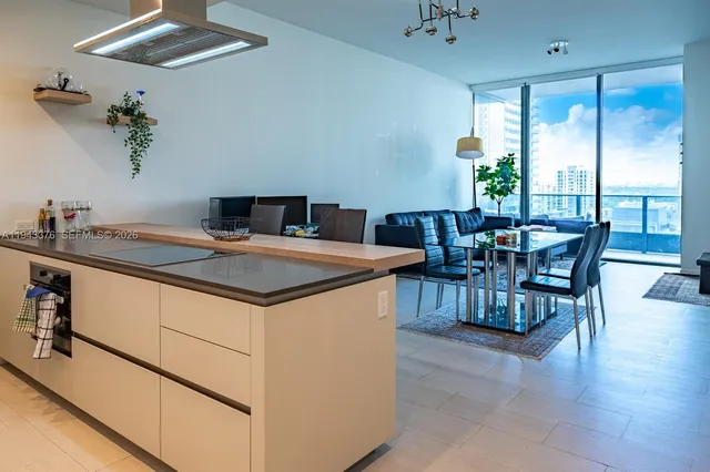 $5,000 | 1000 Brickell Plaza, Unit 1806, Miami, FL 33131