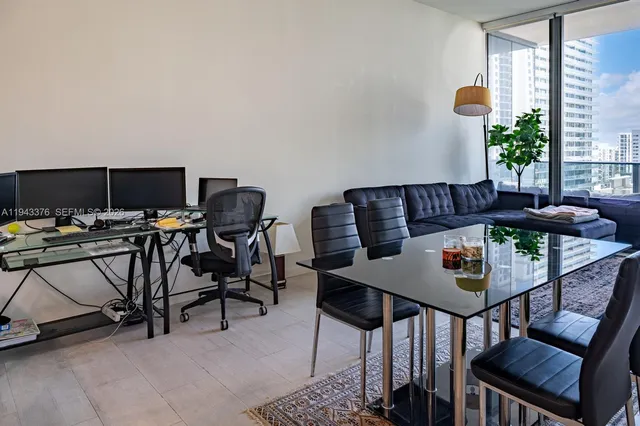 $5,000 | 1000 Brickell Plaza, Unit 1806, Miami, FL 33131