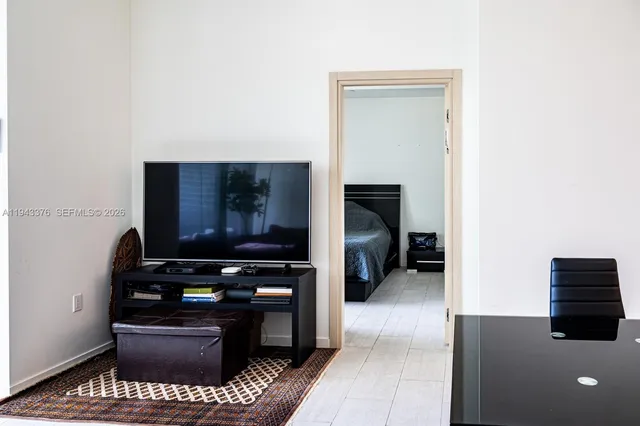 $5,000 | 1000 Brickell Plaza, Unit 1806, Miami, FL 33131