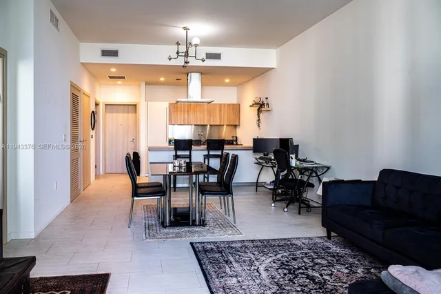 $5,000 | 1000 Brickell Plaza, Unit 1806, Miami, FL 33131