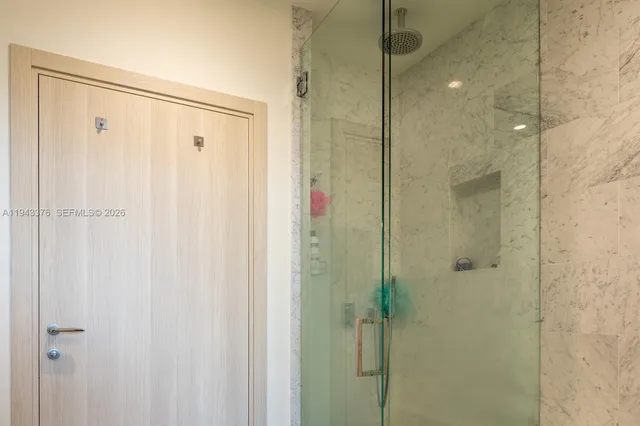 $5,000 | 1000 Brickell Plaza, Unit 1806, Miami, FL 33131