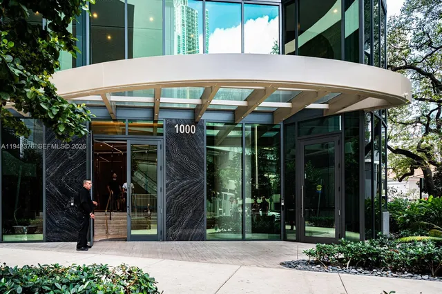 $5,000 | 1000 Brickell Plaza, Unit 1806, Miami, FL 33131