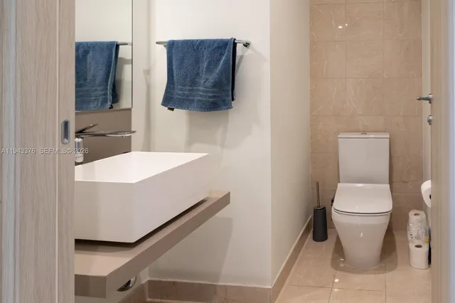 $5,000 | 1000 Brickell Plaza, Unit 1806, Miami, FL 33131