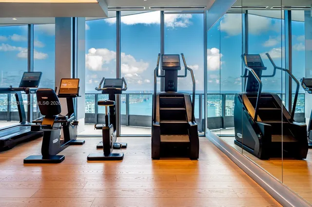 $5,000 | 1000 Brickell Plaza, Unit 1806, Miami, FL 33131