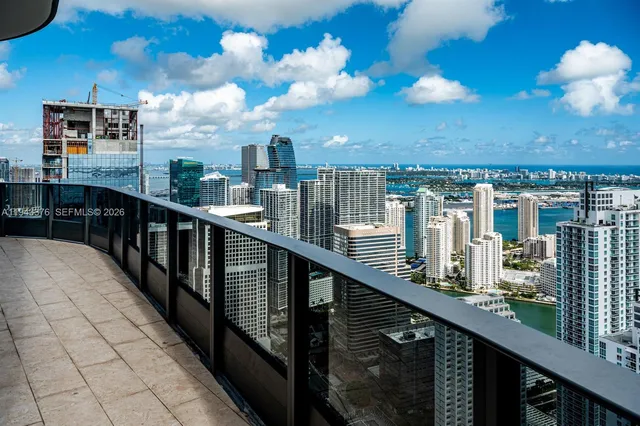 $5,000 | 1000 Brickell Plaza, Unit 1806, Miami, FL 33131