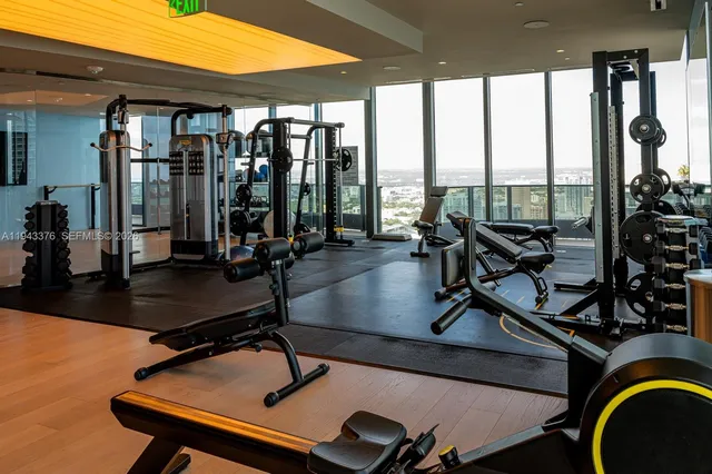 $5,000 | 1000 Brickell Plaza, Unit 1806, Miami, FL 33131