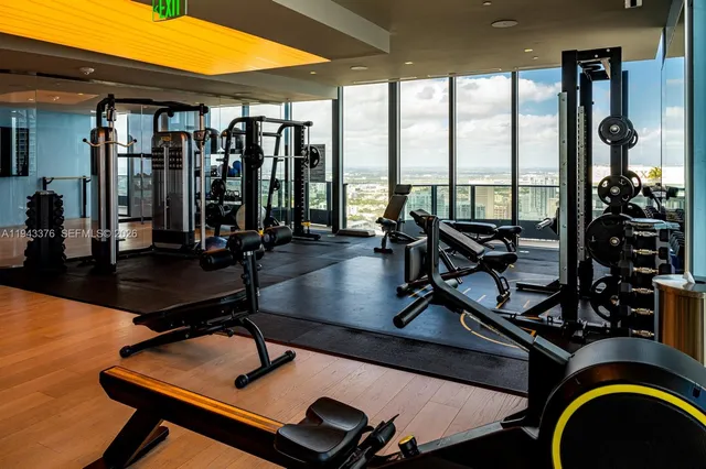 $5,000 | 1000 Brickell Plaza, Unit 1806, Miami, FL 33131