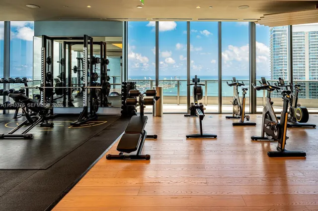 $5,000 | 1000 Brickell Plaza, Unit 1806, Miami, FL 33131