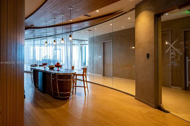 $5,000 | 1000 Brickell Plaza, Unit 1806, Miami, FL 33131