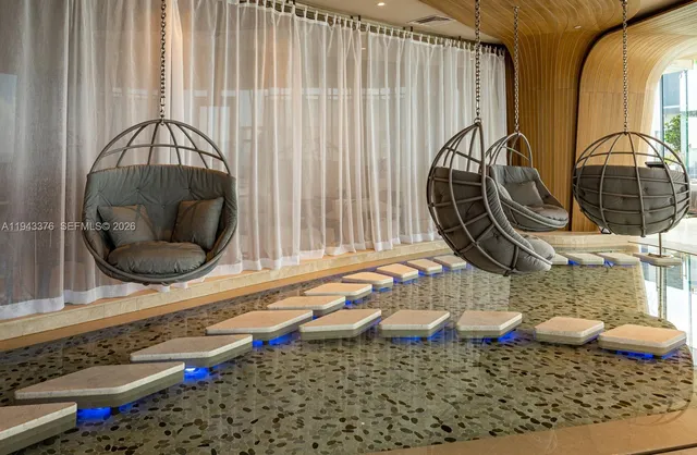 $5,000 | 1000 Brickell Plaza, Unit 1806, Miami, FL 33131