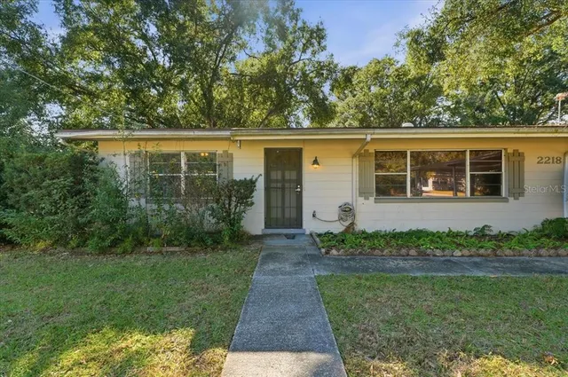 $300,000 | 2218 Ave B Southwest, Winter Haven, FL 33880