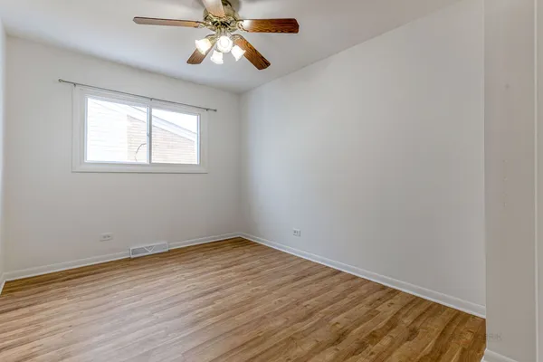 $2,800 | 9260 Dee Road, Des Plaines, IL 60016