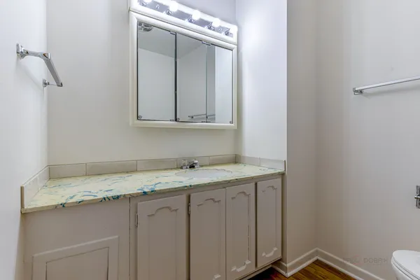 $2,800 | 9260 Dee Road, Des Plaines, IL 60016