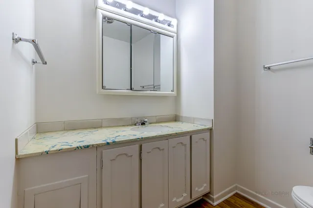 $2,999 | 9260 Dee Road, Des Plaines, IL 60016