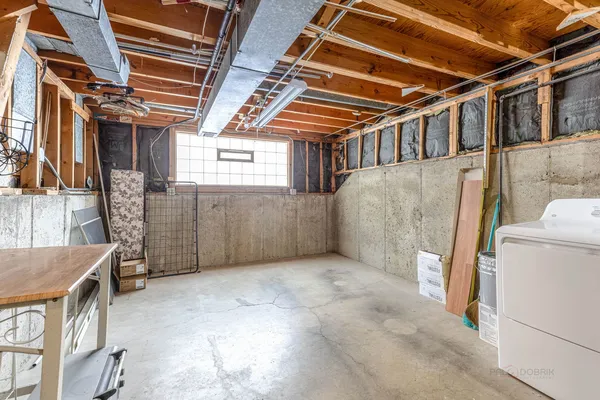 $2,800 | 9260 Dee Road, Des Plaines, IL 60016