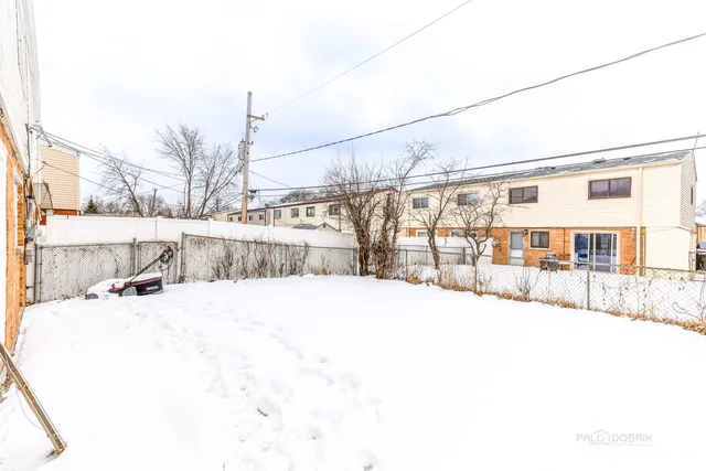 $2,999 | 9260 Dee Road, Des Plaines, IL 60016