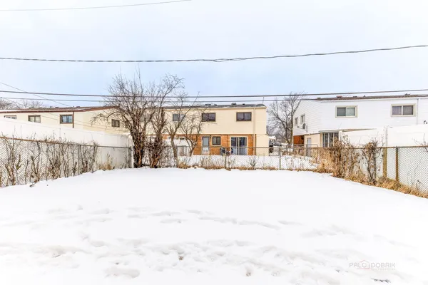 $2,800 | 9260 Dee Road, Des Plaines, IL 60016