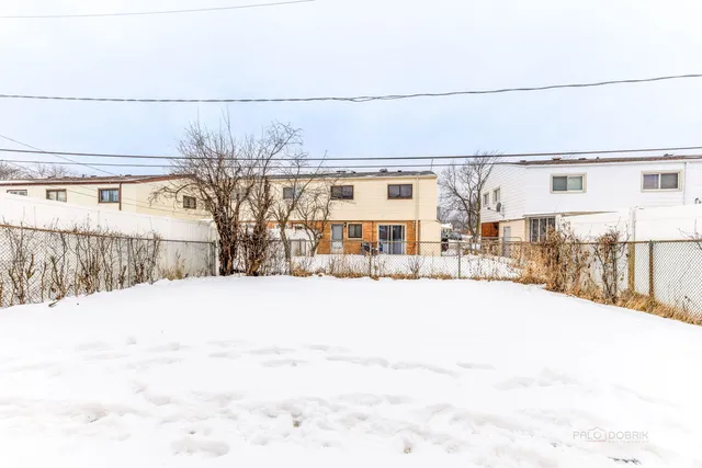 $2,999 | 9260 Dee Road, Des Plaines, IL 60016