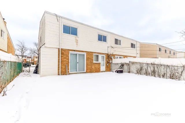 $2,999 | 9260 Dee Road, Des Plaines, IL 60016