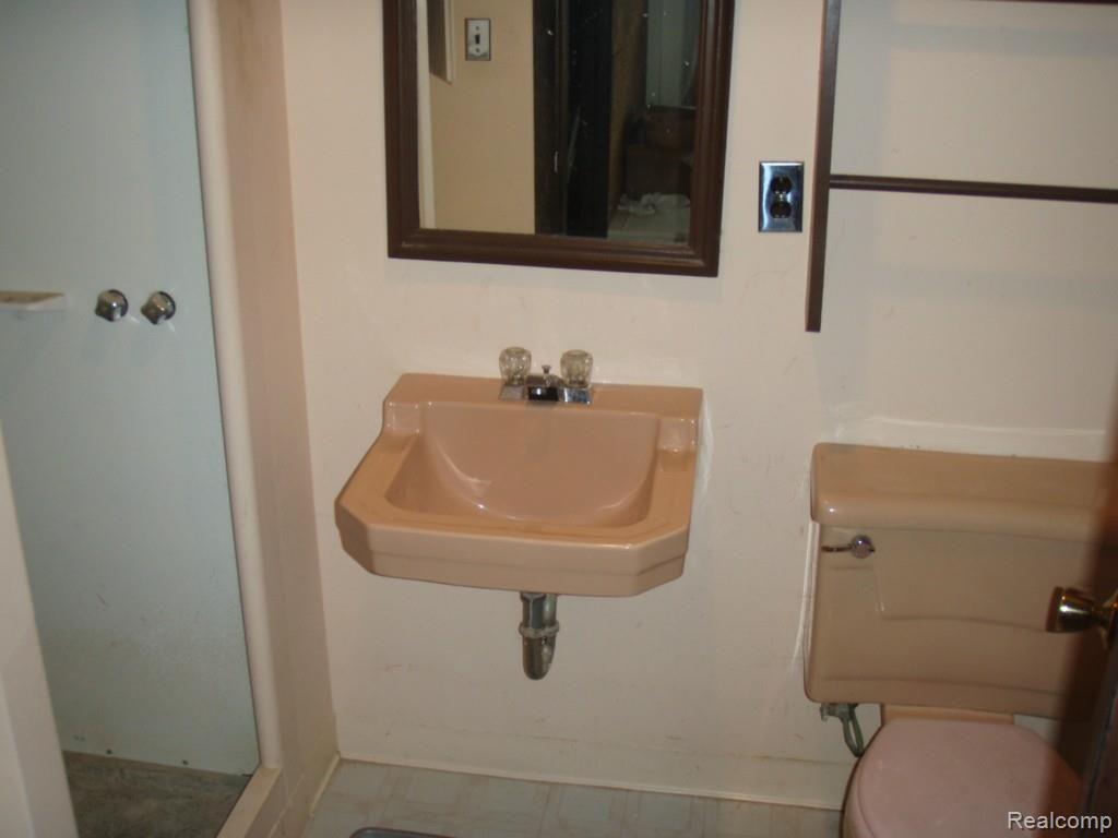 29360 Summerwood Road Farmington, MI 48334 - Photo 29 of 31 Full Bath In Basement