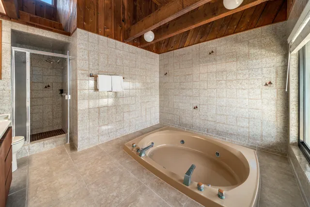 a view of a lake with houses