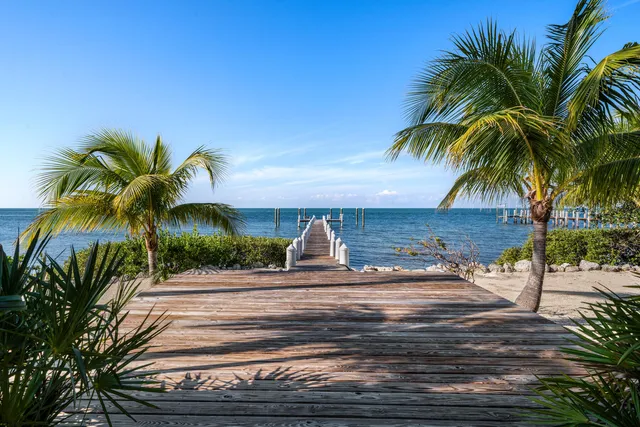 $4,900,000 | 115 Windy Point Circle, Marathon, FL 33050