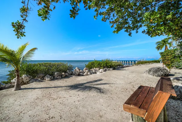$4,900,000 | 115 Windy Point Circle, Marathon, FL 33050