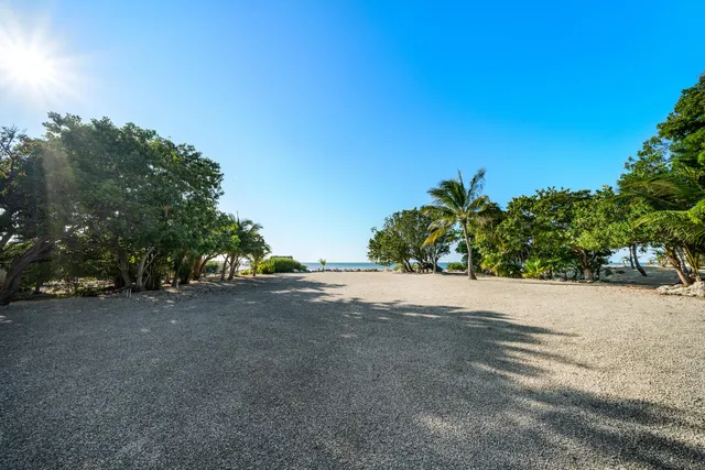 $4,900,000 | 115 Windy Point Circle, Marathon, FL 33050