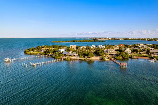 $4,900,000 | 115 Windy Point Circle, Marathon, FL 33050